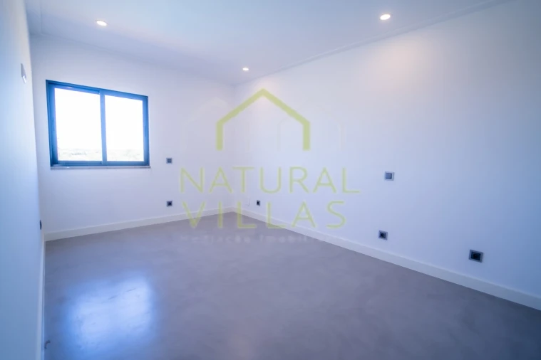 Moradia T5 para Venda em Quarteira Foto 22