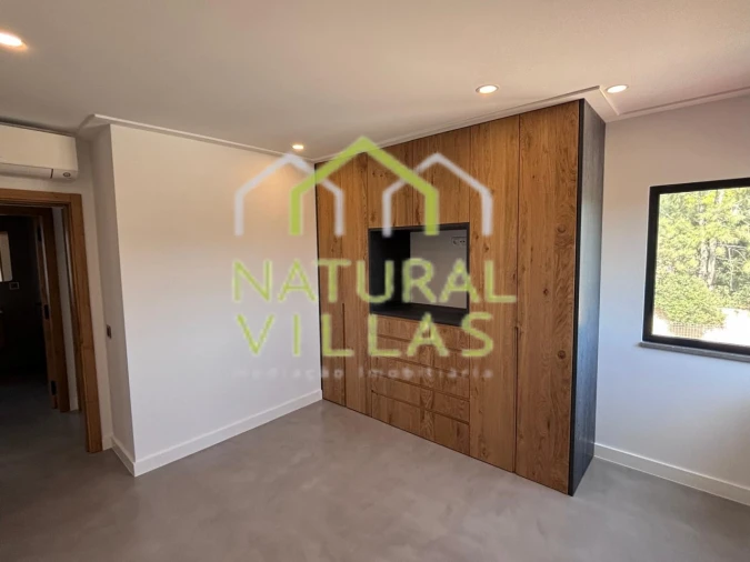 Moradia T5 para Venda em Quarteira Foto 21