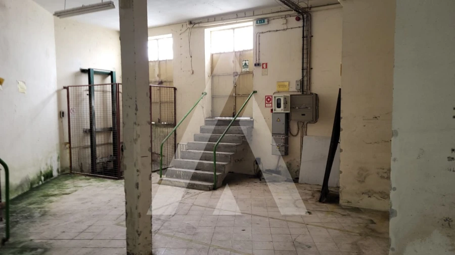 Loja para Arrendamento em Marinha Grande Foto 8