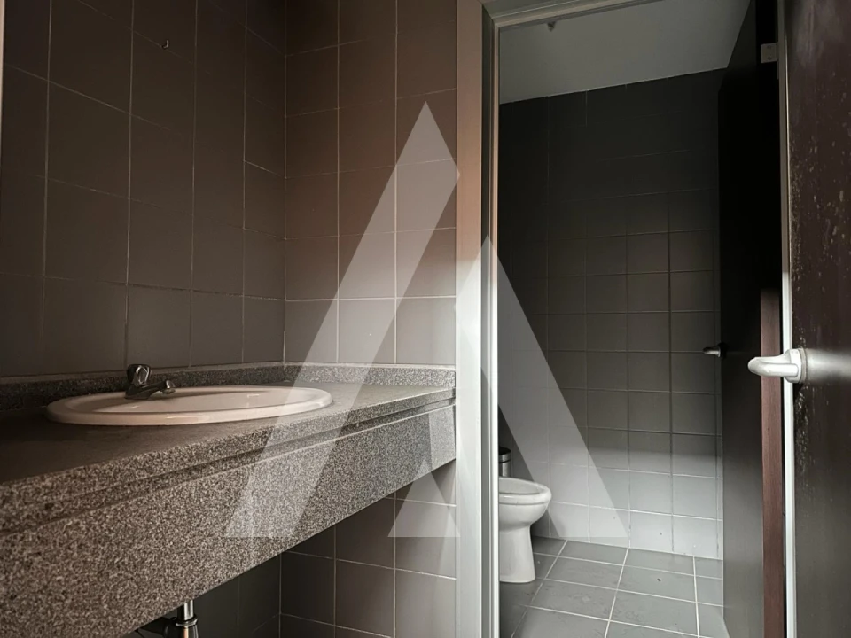 Escritório para Arrendamento em Torres Novas (Santa Maria, Salvador e Santiago) Foto 13