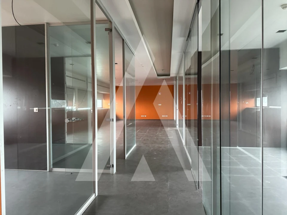 Escritório para Arrendamento em Torres Novas (Santa Maria, Salvador e Santiago) Foto 14