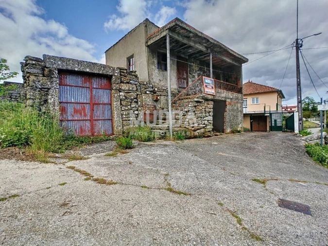 Moradia T3 para Venda em Nogueira da Montanha Foto 2