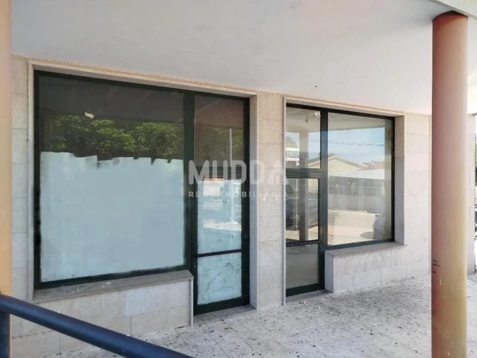 Loja para Venda em Vale de Anta Foto 2