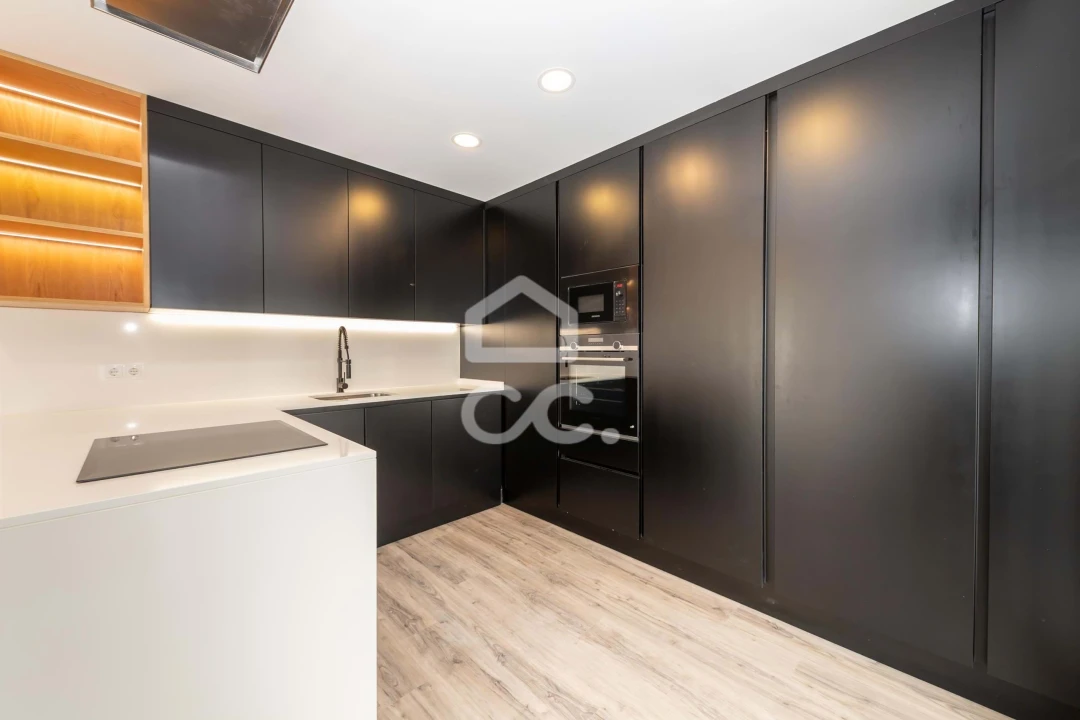 Apartamento T4 para Venda em Amora Foto 8