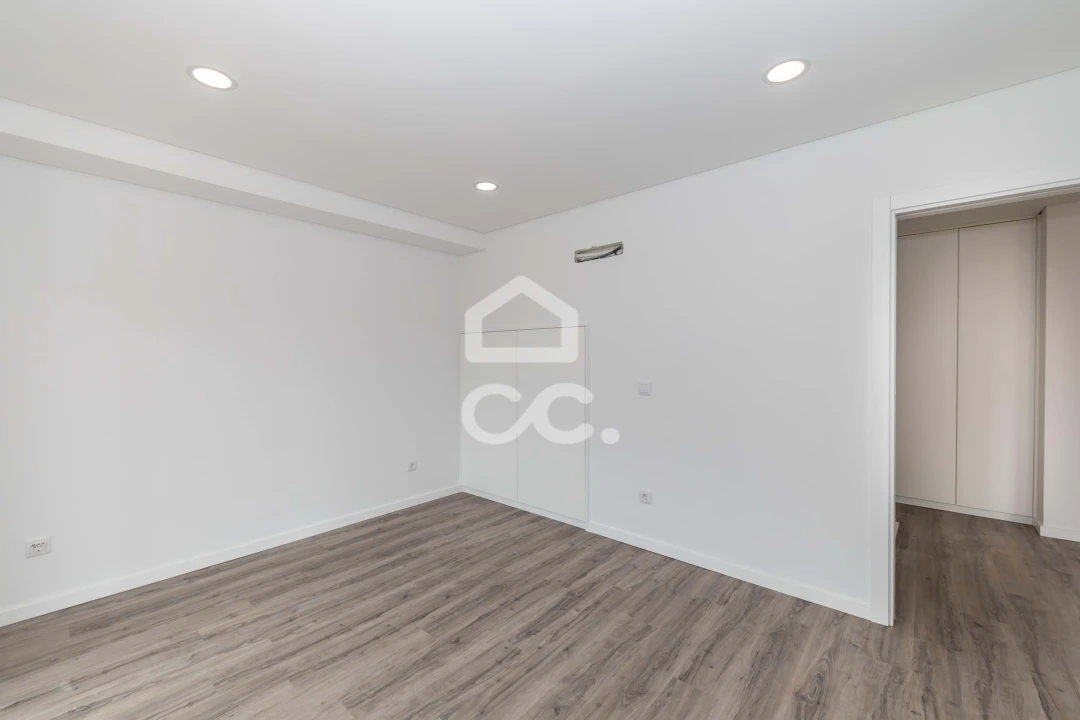 Apartamento T4 para Venda em Amora Foto 20