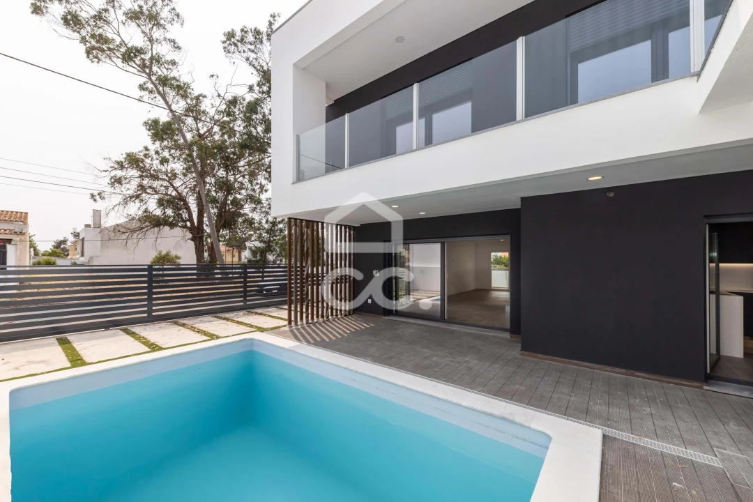 Apartamento T4 para Venda em Amora Foto 13