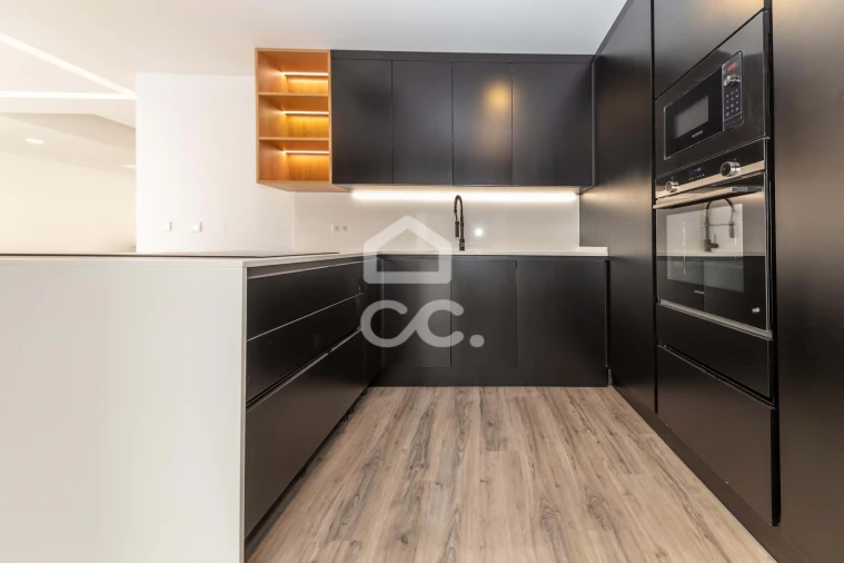 Apartamento T4 para Venda em Amora Foto 9