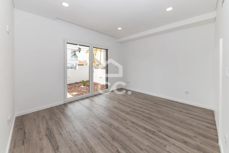 Apartamento T4 para Venda em Amora Foto 19