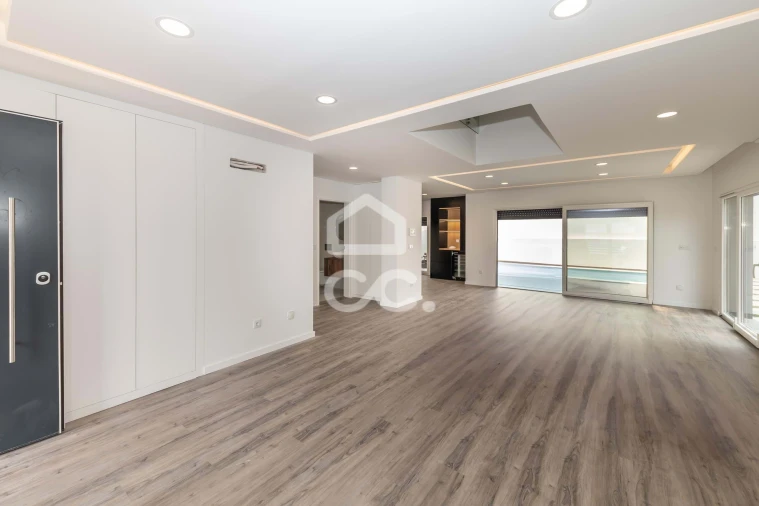 Apartamento T4 para Venda em Amora Foto 4