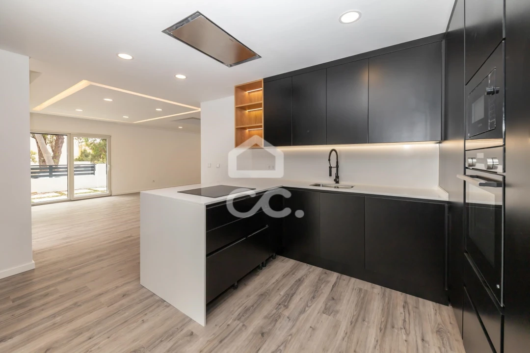 Apartamento T4 para Venda em Amora Foto 7