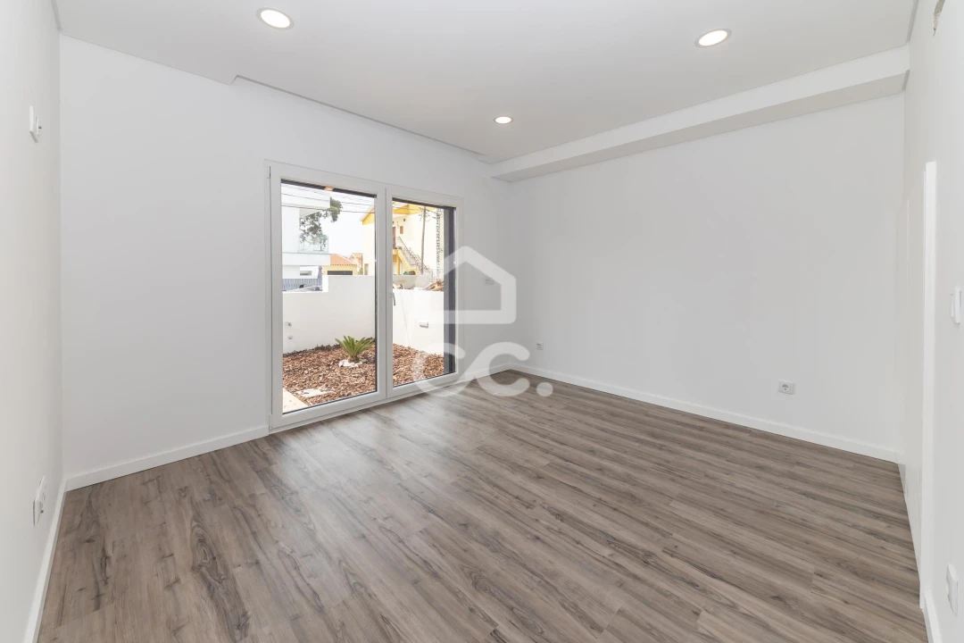 Apartamento T4 para Venda em Amora Foto 19