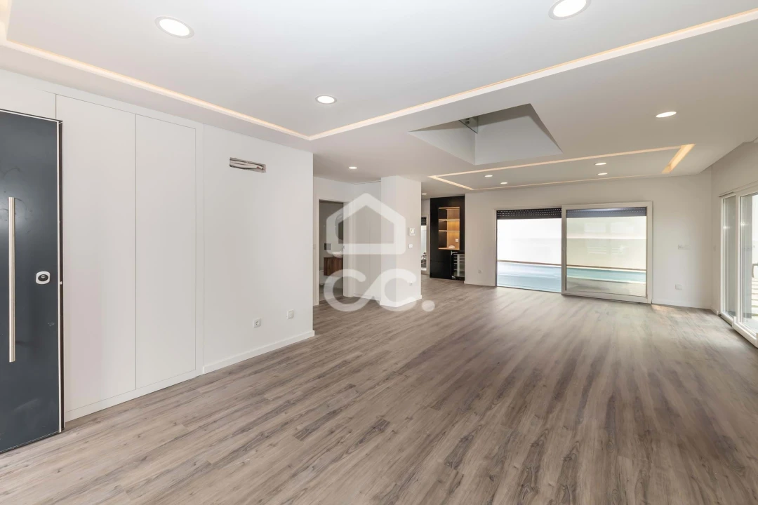 Apartamento T4 para Venda em Amora Foto 4
