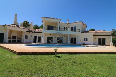 Moradia T4 para Venda em Loule (São Clemente)