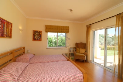 Moradia T4 para Venda em Loule (São Clemente)