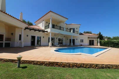 Moradia T4 para Venda em Loule (São Clemente)