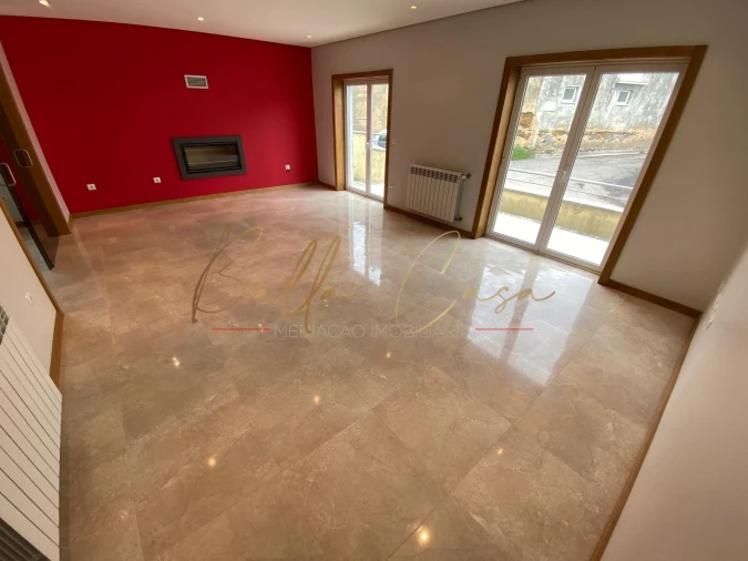 Moradia T3 para Venda em Salreu Foto 3