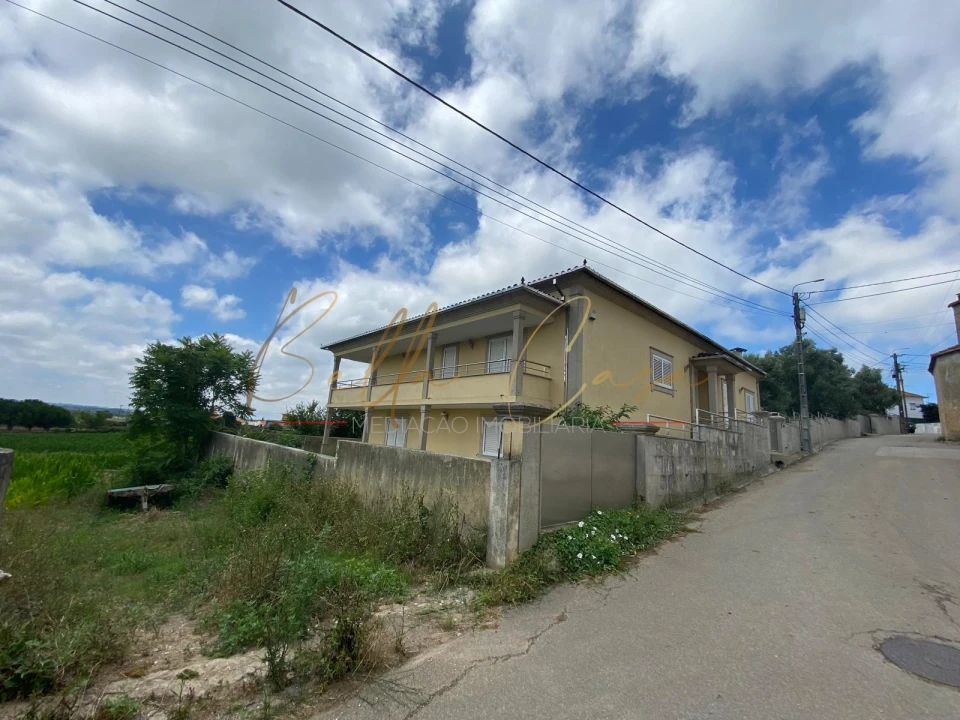 Moradia T3 para Venda em Salreu Foto 32