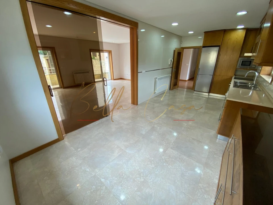 Moradia T3 para Venda em Salreu Foto 12