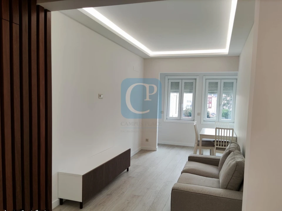 Apartamento T0 para Venda em Cedofeita, Santo Ildefonso, Sé, Miragaia, São Nicolau e Vitória Foto 1