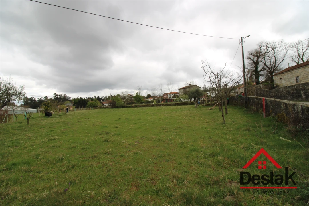 Terreno para Venda em São Vicente de Lafões Foto 1