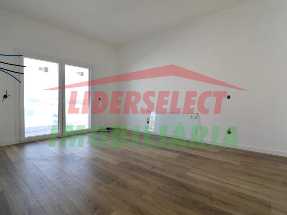 Moradia T4 para Venda em Silveira Foto 16