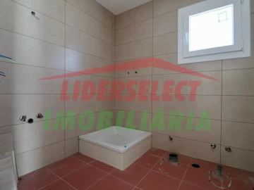Moradia T4 para Venda em Silveira