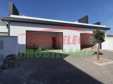 Moradia T4 para Venda em Silveira