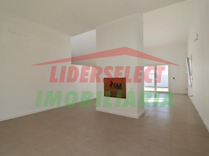 Moradia T4 para Venda em Silveira Foto 4