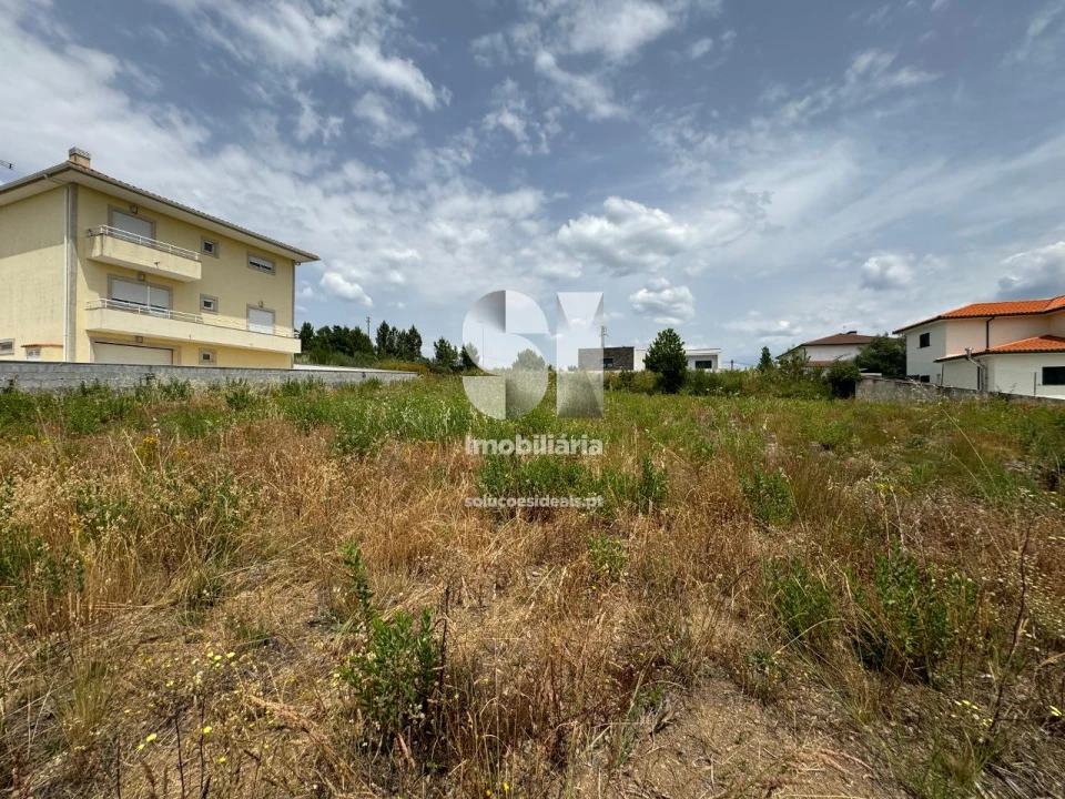 Terreno para Venda em Paços Foto 1