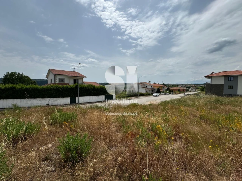 Terreno para Venda em Paços Foto 4