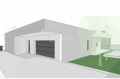 Moradia T3 para Venda em Parceiros e Azoia