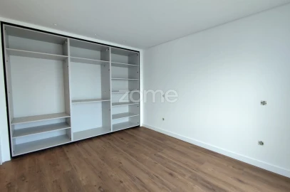 Moradia T3 para Venda em Parceiros e Azoia