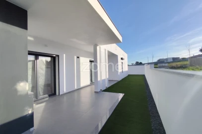 Moradia T3 para Venda em Parceiros e Azoia