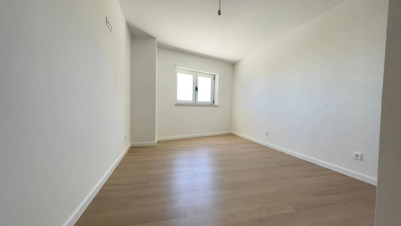 Apartamento T4 para Venda em Alhadas Foto 13