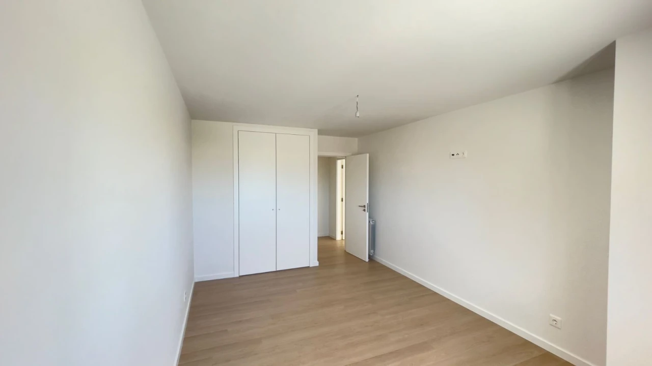 Apartamento T4 para Venda em Alhadas Foto 14