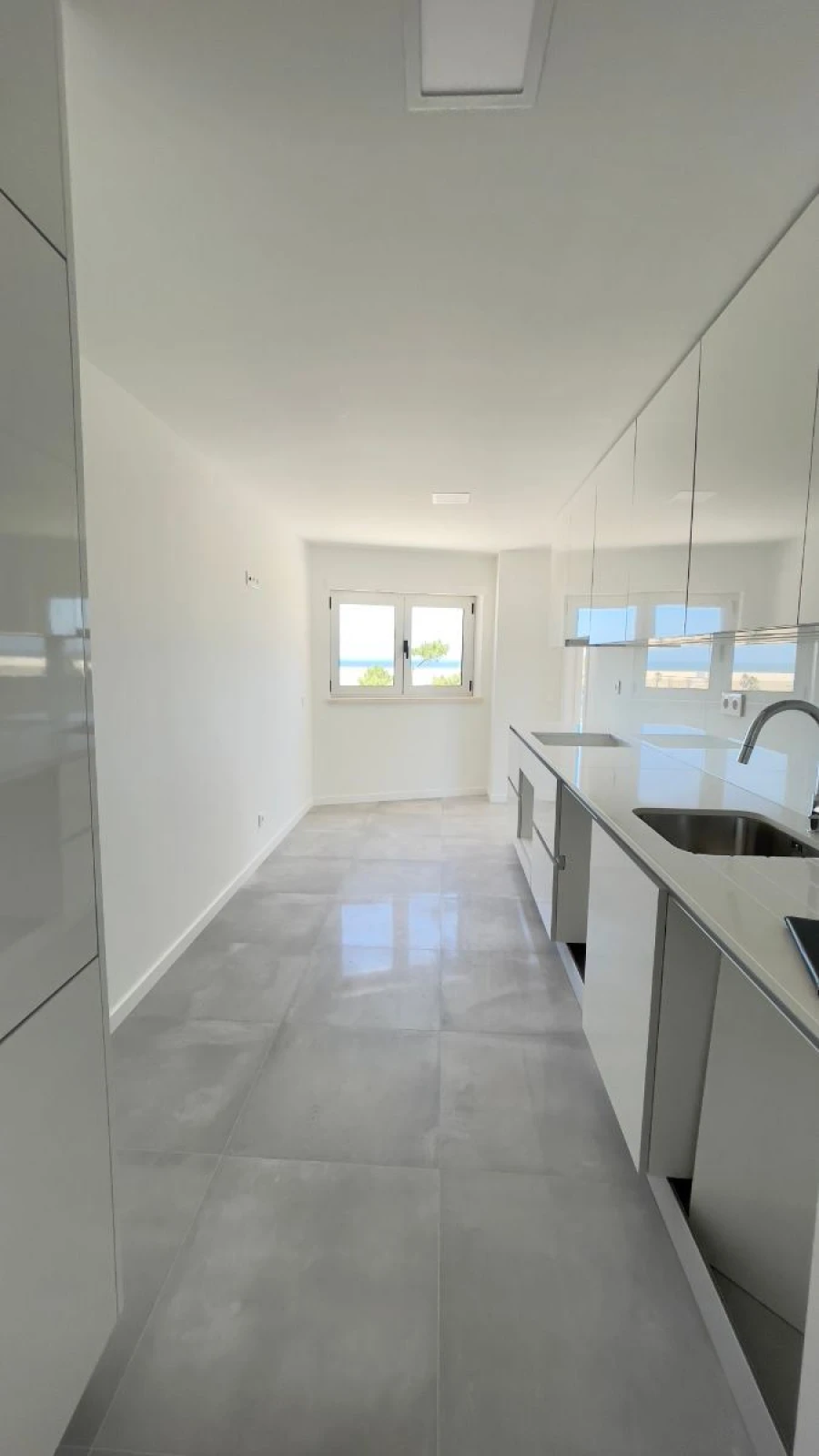 Apartamento T4 para Venda em Alhadas Foto 9