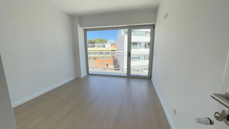 Apartamento T4 para Venda em Alhadas Foto 16