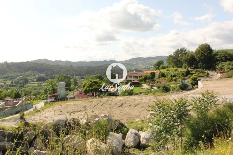 Terreno para Venda em Cepães e Fareja Foto 1
