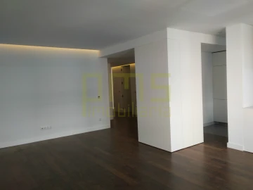 Apartamento T4 para Venda em Cedofeita, Santo Ildefonso, Sé, Miragaia, São Nicolau e Vitória