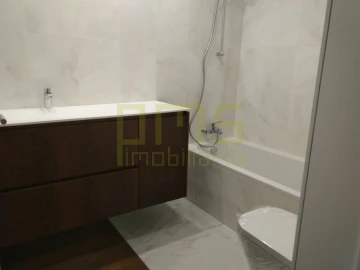 Apartamento T4 para Venda em Cedofeita, Santo Ildefonso, Sé, Miragaia, São Nicolau e Vitória