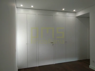 Apartamento T4 para Venda em Cedofeita, Santo Ildefonso, Sé, Miragaia, São Nicolau e Vitória