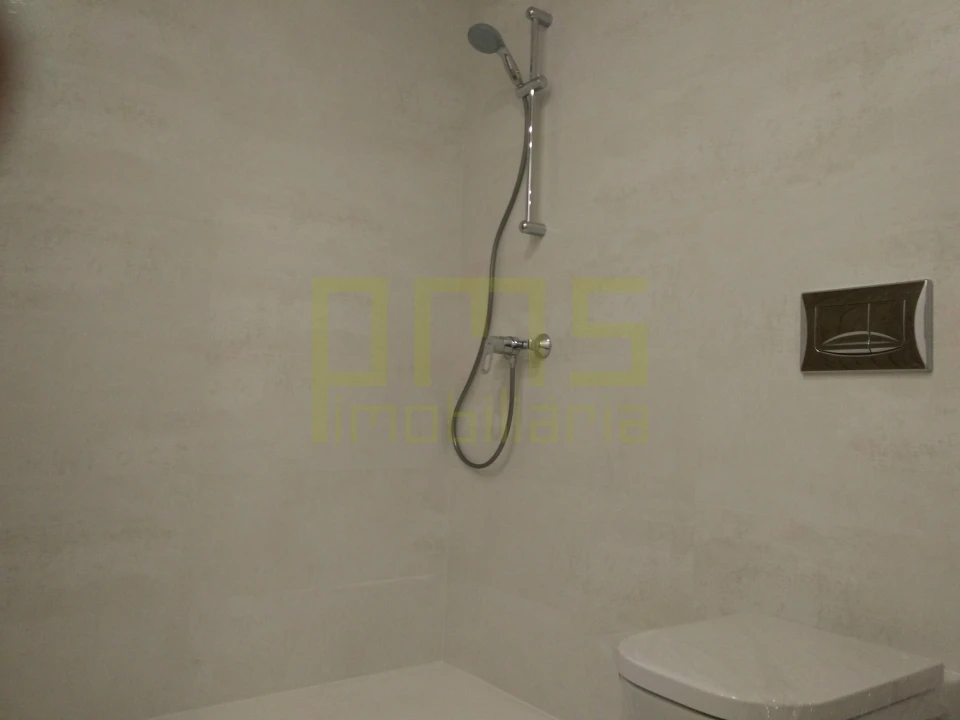 Apartamento T4 para Venda em Cedofeita, Santo Ildefonso, Sé, Miragaia, São Nicolau e Vitória Foto 33