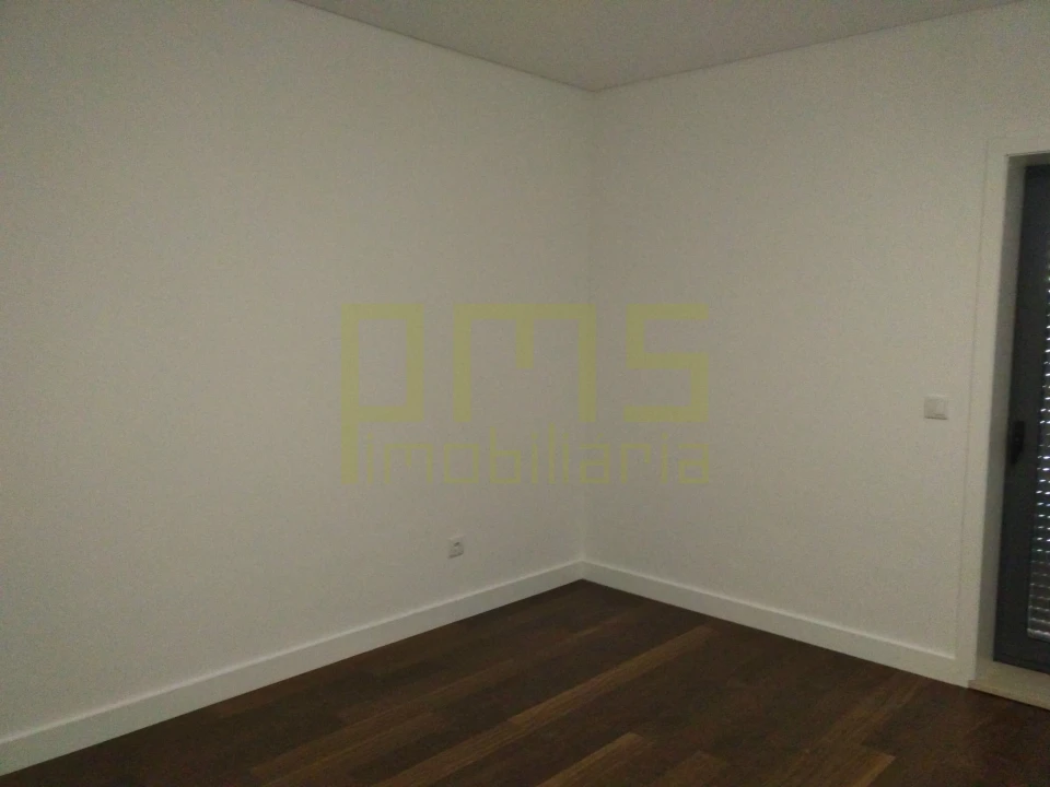 Apartamento T4 para Venda em Cedofeita, Santo Ildefonso, Sé, Miragaia, São Nicolau e Vitória Foto 16