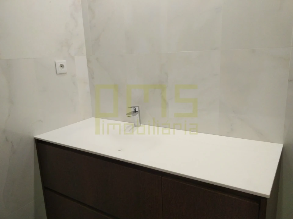 Apartamento T4 para Venda em Cedofeita, Santo Ildefonso, Sé, Miragaia, São Nicolau e Vitória Foto 12
