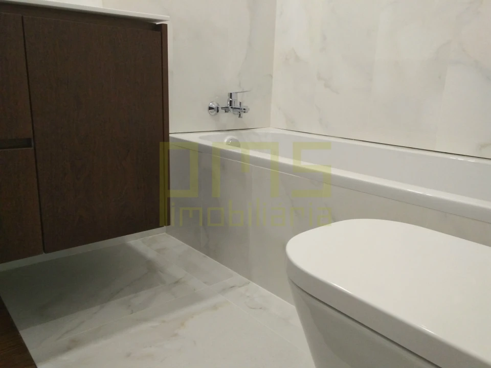 Apartamento T4 para Venda em Cedofeita, Santo Ildefonso, Sé, Miragaia, São Nicolau e Vitória Foto 30