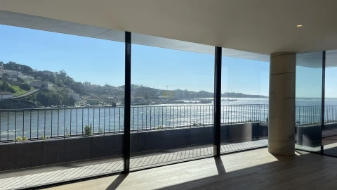 Apartamento T4 para Arrendamento em Lordelo do Ouro e Massarelos