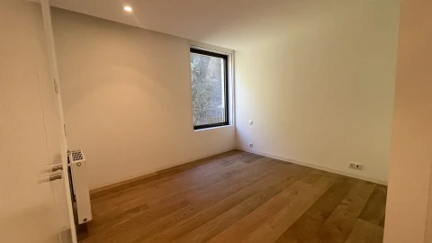 Apartamento T4 para Arrendamento em Lordelo do Ouro e Massarelos