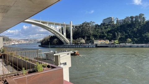 Apartamento T4 para Arrendamento em Lordelo do Ouro e Massarelos