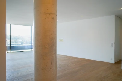 Apartamento T4 para Arrendamento em Lordelo do Ouro e Massarelos