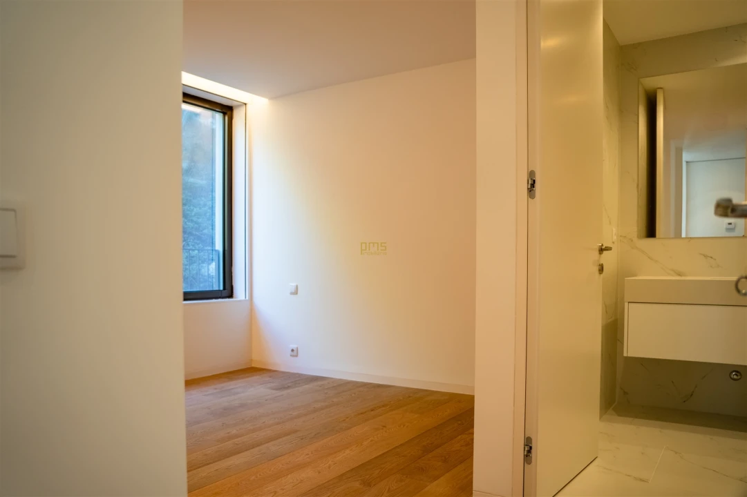 Apartamento T4 para Arrendamento em Lordelo do Ouro e Massarelos Foto 5